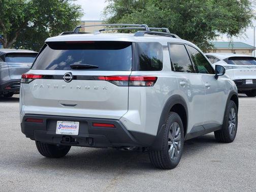 2025 Nissan Pathfinder SV FWD