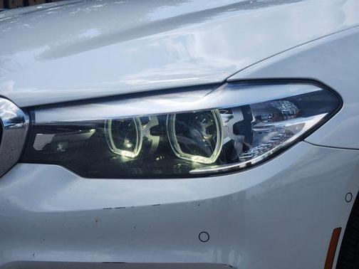 2017 BMW 530 530i