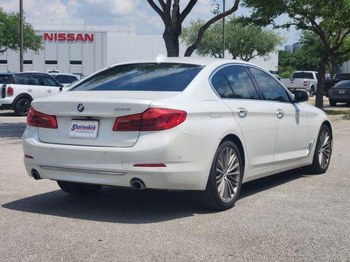 2017 BMW 530 530i