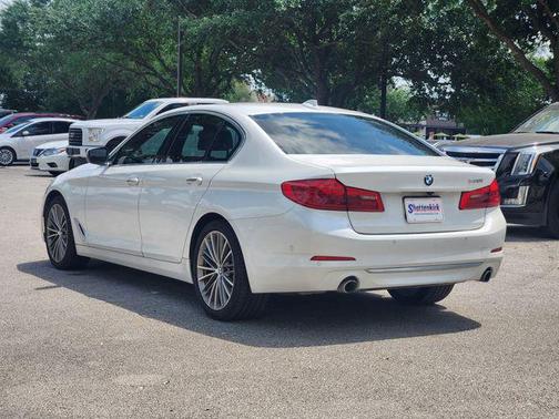 2017 BMW 530 530i