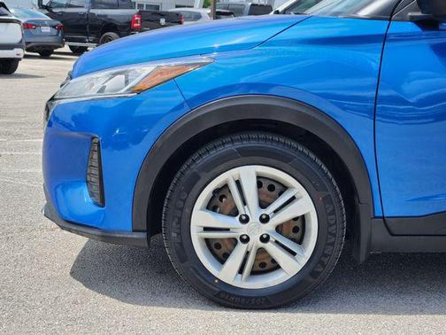 2022 Nissan Kicks S