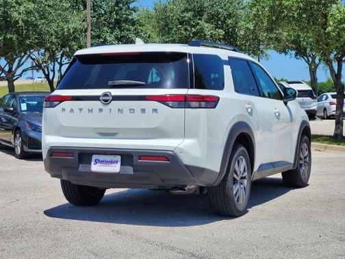 2025 Nissan Pathfinder SV FWD
