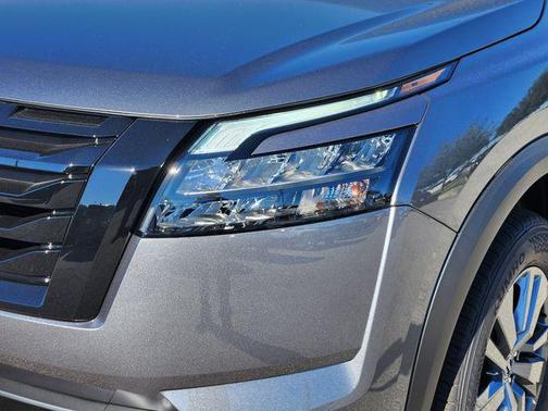 2025 Nissan Pathfinder SV FWD