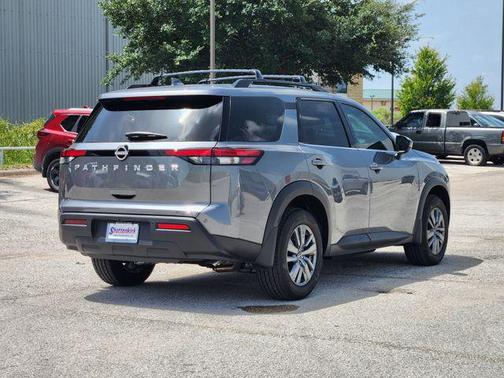 2025 Nissan Pathfinder SV FWD