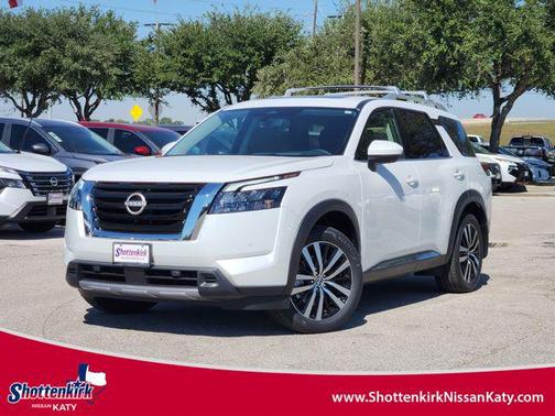 2025 Nissan Pathfinder Platinum FWD