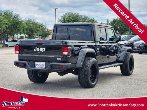 2023 Jeep Gladiator Overland