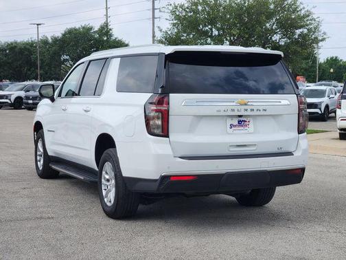 2023 Chevrolet Suburban LT
