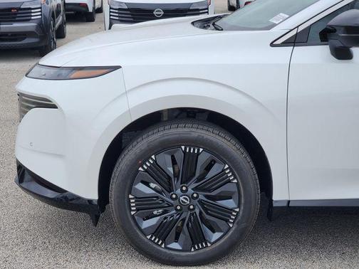 Everest White Pearl Tricoat 2026 Nissan Murano Platinum