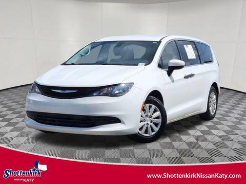 Bright White Clearcoat 2018 Chrysler Pacifica L