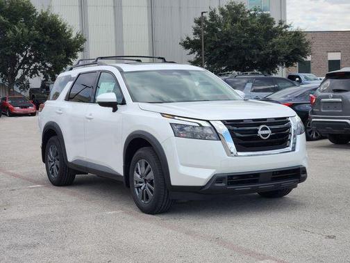 2025 Nissan Pathfinder SV FWD