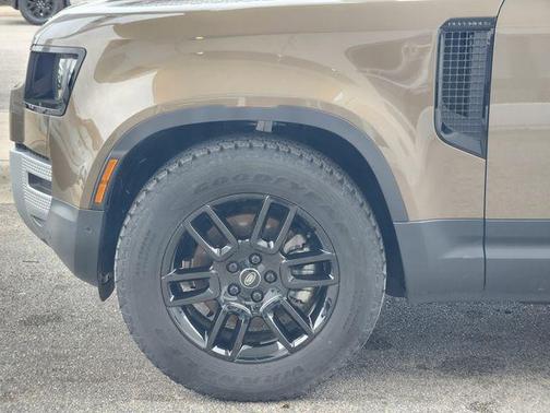 2024 Land Rover Defender 110 P300