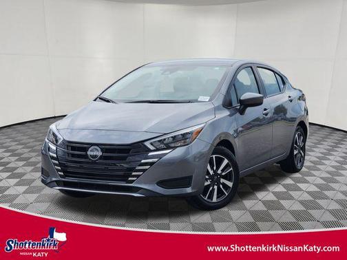 Gun Metallic 2025 Nissan Versa 1.6 SV