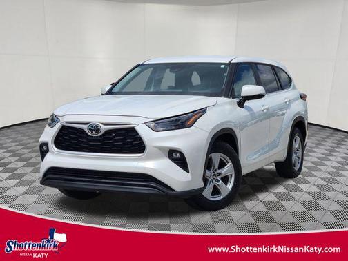 White 2023 Toyota Highlander L