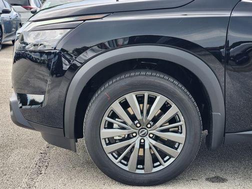 2025 Nissan Pathfinder SL FWD