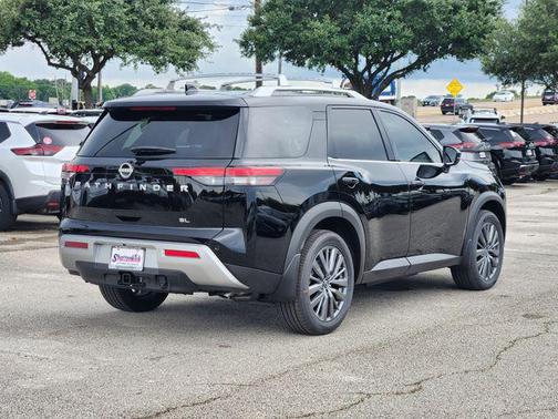 2025 Nissan Pathfinder SL FWD