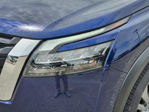2025 Nissan Pathfinder SV FWD