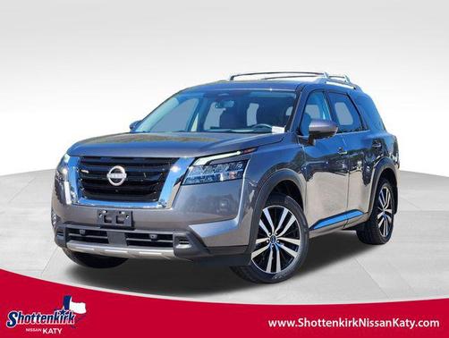 2024 Nissan Pathfinder Platinum FWD