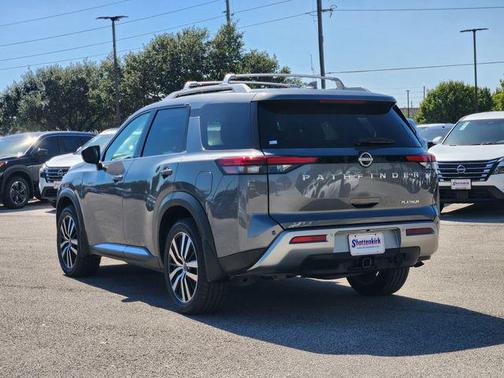 2024 Nissan Pathfinder Platinum FWD