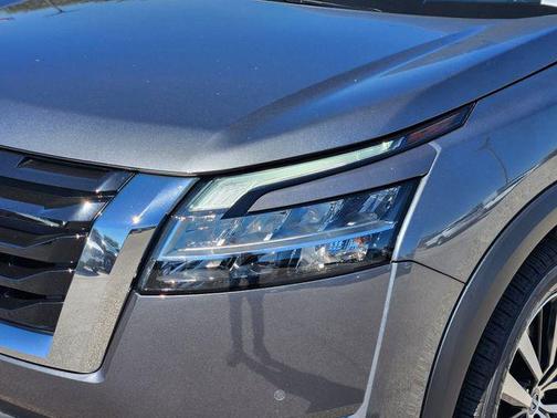2024 Nissan Pathfinder Platinum FWD