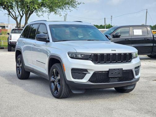2024 Jeep Grand Cherokee Altitude