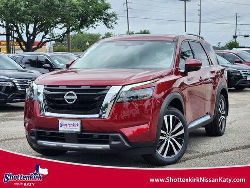 2025 Nissan Pathfinder Platinum FWD