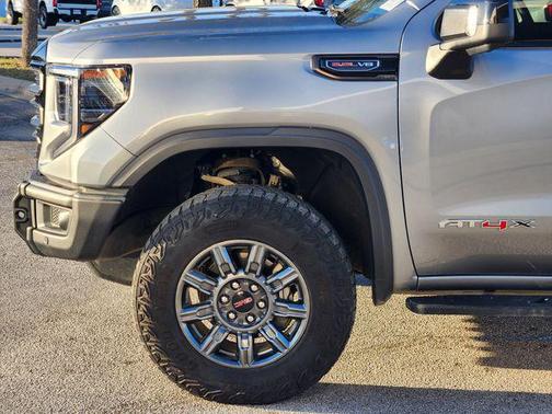 2025 GMC Sierra 1500 AT4X