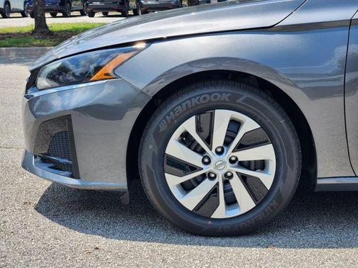 2025 Nissan Altima S FWD