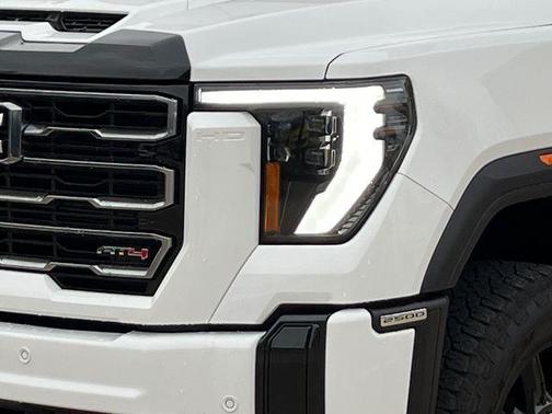 2025 GMC Sierra 2500 AT4