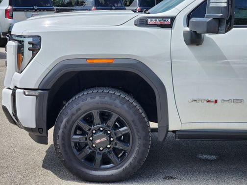 2025 GMC Sierra 2500 AT4