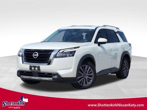 2022 Nissan Pathfinder SL 2WD