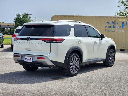2022 Nissan Pathfinder SL 2WD