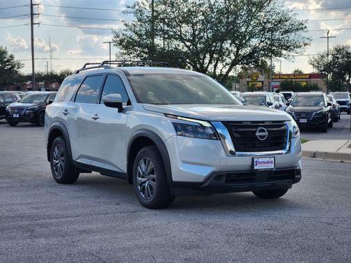 2025 Nissan Pathfinder SV FWD