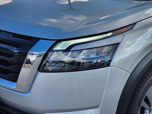 2025 Nissan Pathfinder SV FWD