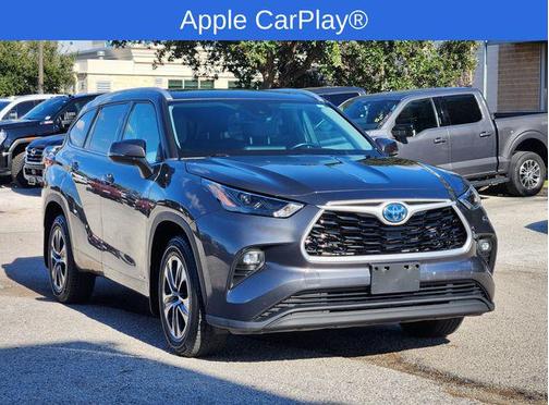 2022 Toyota Highlander Hybrid XLE