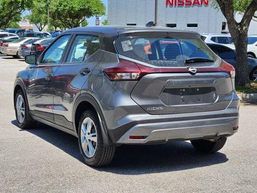 2022 Nissan Kicks S