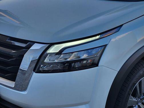 2025 Nissan Pathfinder SV FWD