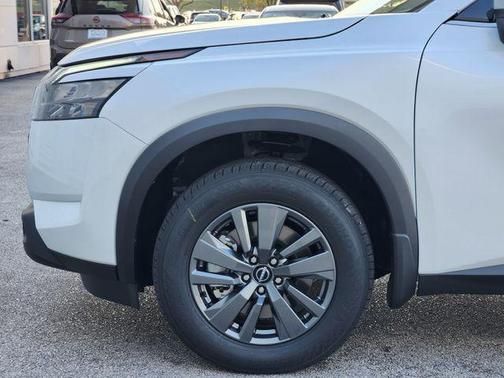 2025 Nissan Pathfinder SV FWD