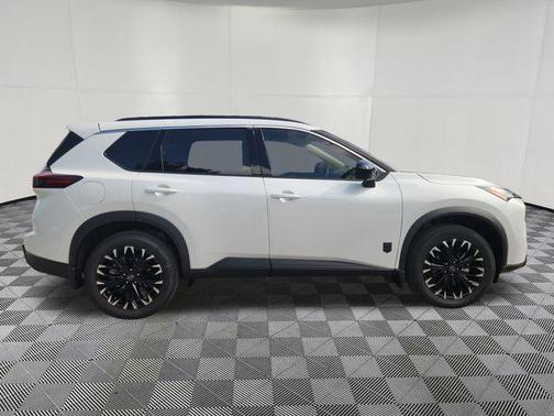 Everest White Pearl Tricoat 2026 Nissan Rogue Dark Armor