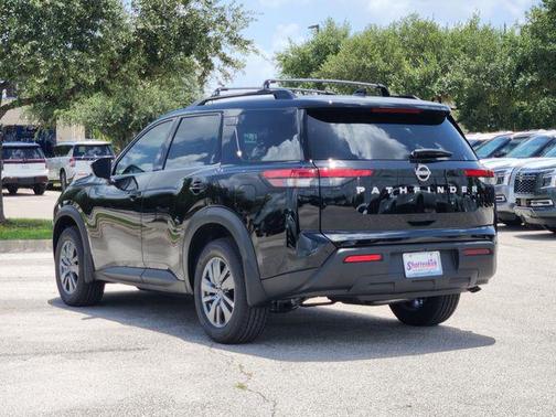 2025 Nissan Pathfinder SV FWD