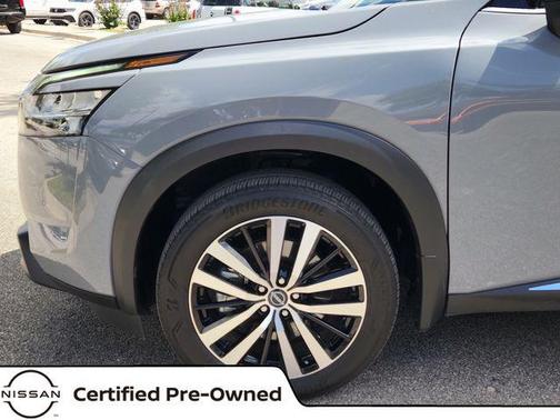 2024 Nissan Pathfinder Platinum FWD
