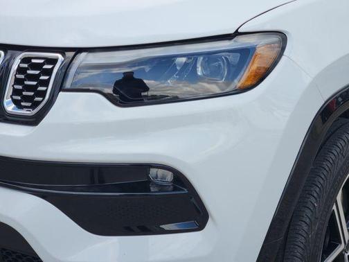 Bright White Clearcoat 2025 Jeep Compass Limited