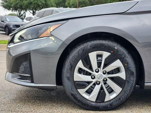 2025 Nissan Altima S FWD