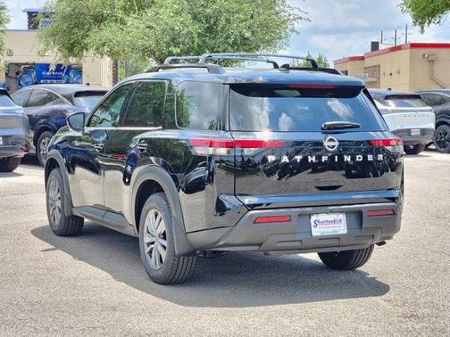 2025 Nissan Pathfinder SV FWD