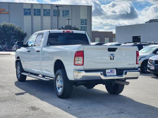 2022 RAM 2500 Tradesman Crew Cab 4x4 8' Box