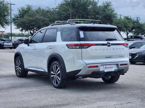 2025 Nissan Pathfinder Platinum FWD