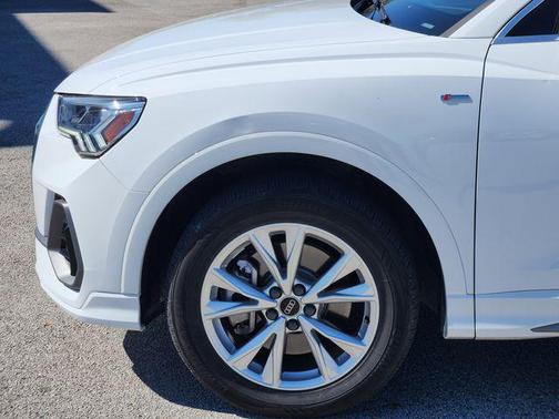 2024 Audi Q3 Premium 45 TFSI S line quattro Tiptronic