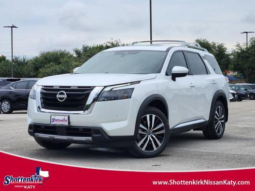 2025 Nissan Pathfinder Platinum FWD