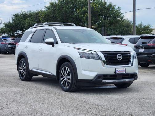 2025 Nissan Pathfinder Platinum FWD