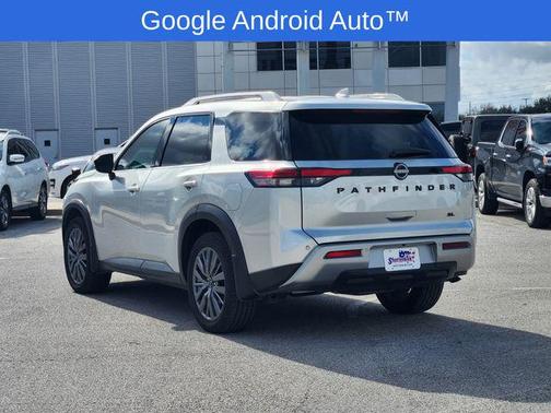 2024 Nissan Pathfinder SL FWD