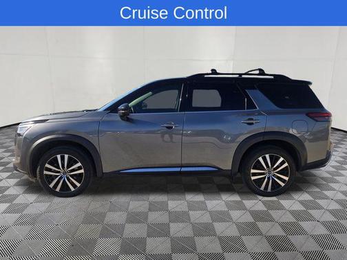 2023 Nissan Pathfinder Platinum FWD